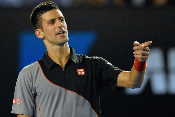 Novak Djokovic pasa a octavos en Australia. (Foto Prensa Libre: AFP)