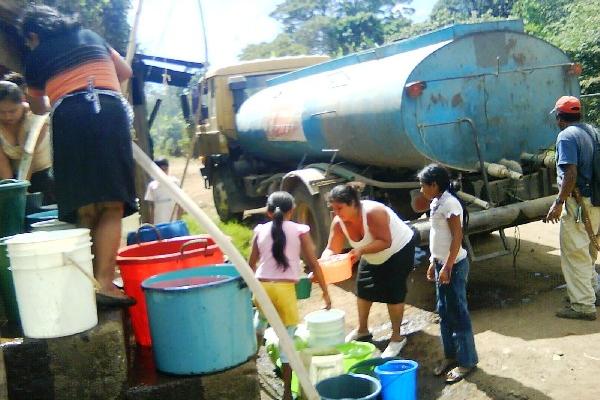 Vecinos de El Cerinal no reciben agua entubada de manera normal desde marzo último.