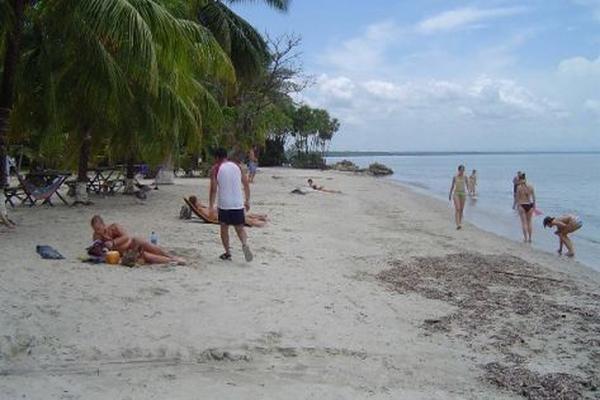 Playa Punta de Palma en Puerto Barrios, Izabal. (Foto Prensa Libre: Archivo)