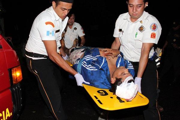 Ferdi Gerardo López Castellanos sufrió un accidente de tránsito en Retalhuleu. (Foto Prensa Libre: Rolando Miranda)<br _mce_bogus="1"/>