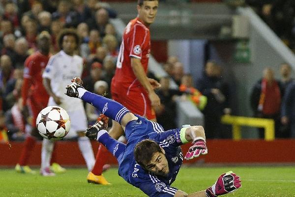 Iker Casillas del Real Madrid suma 143 partidos disputados en la Liga de Campeones de Europa. (Foto Prensa Libre: AP)