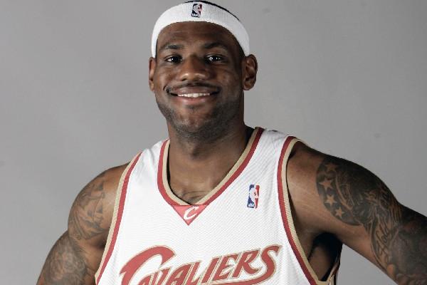 Lebron James no seguirá con el Heat de Miami y volverá a los Cavaliers de Cleveland. (Foto Prensa Libre: AP)