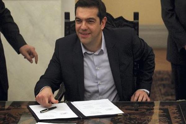 Alexis Tsipras, primer ministro de Grecia, afirma que la decisión de la deuda no será unilateral. (Foto. Prensa Libre; AFP)