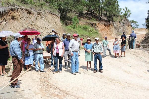 Vecinos de Las Lagunas   protestan pacíficamente en  finca municipal.