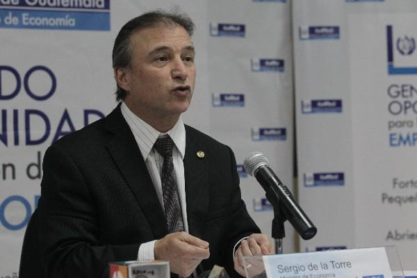 Sergio de la Torre, ministro de Economía, refirió ayer, que mediante una carta, la OMC le advirtió a Guatemala su retraso en la aprobación de la ley. (Foto Prensa Libre: Hemeroteca PL)