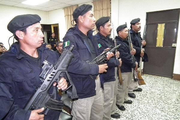 Seis agentes que integran la PMS se encargarán de dar seguridad en el Mercado de Mayoreo y en el parque Centroamérica, de Sololá.