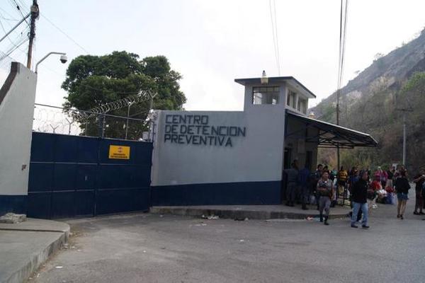 Fachada del Centro Preventivo para Hombres, en la zona 18. (Foto Prensa Libre: Archivo)<br _mce_bogus="1"/>