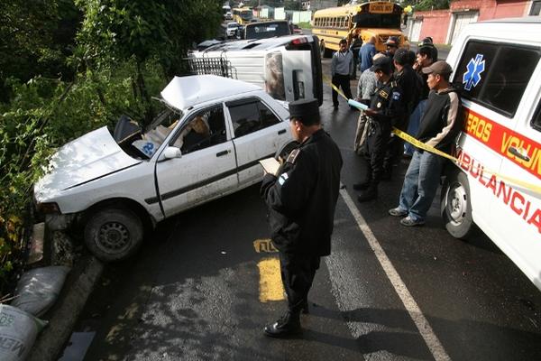 Alberto Tzian Ávila, de 41 años, murió cuando el automóvil que conducía chocó contra un microbús en la ruta Interamericana. (Walter Sactic)