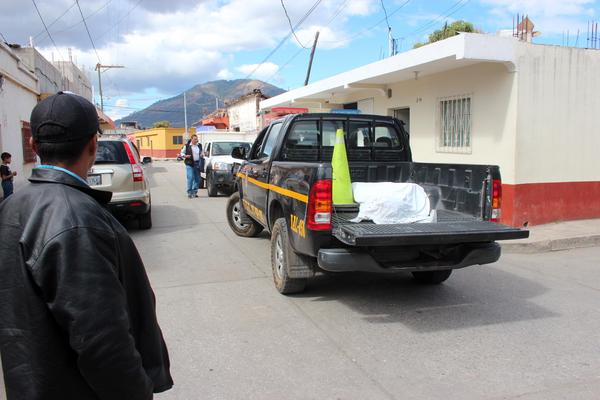 La víctima fue identificada como Susana Bonilla Marroquín. (Foto Prensa Libre: Hugo Oliva)