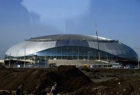 El pabellón de hielo Bolshoi, una de las instalaciones de los Juegos Olímpicos de Sochi-2014. (Foto Prensa Libre: AFP)