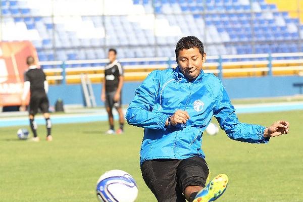 Juan José Paredes tiene plena confianza en el buen desempeño de su equipo para el juego de hoy. (Foto Prensa Libre: Óscar Felipe)