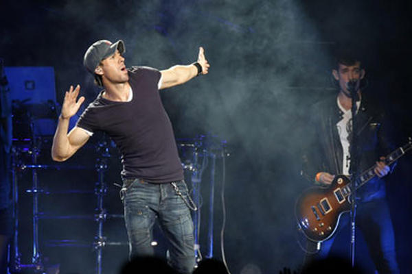 El cantante español Enrique Iglesias, inicia su gira Sex and Love con un concierto en el Coliseo José Miguel Agrelot de San Juan. (Foto Prensa Libre: EFE)