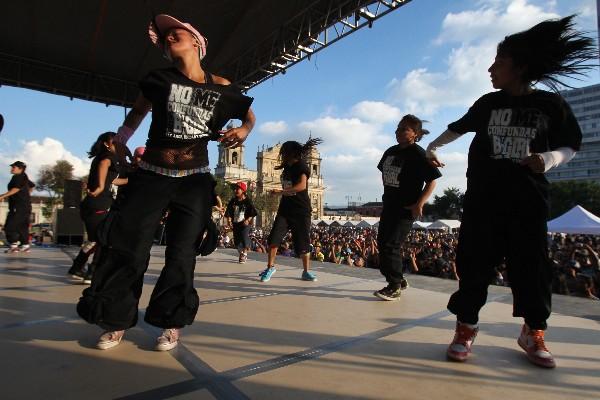 la zona 1  capitalina fue el punto de reunión de decenas de jóvenes mujeres que ayer demostraron sus habilidades en distintos campos de la cultura hip hop.