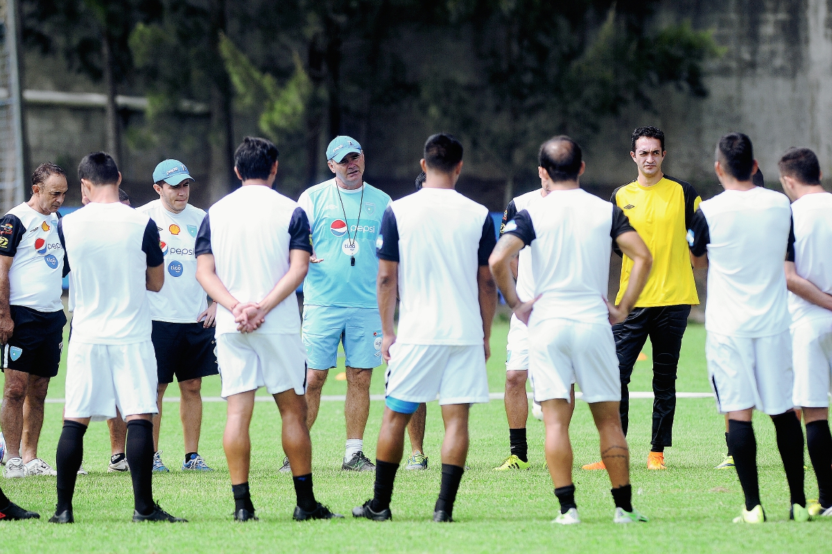 La Selección Nacional captada en el entrenamiento de este miércoles 3 de junio de 2015 en el Proyecto Goal. (Foto Prensa Libre: Francisco Sánchez)