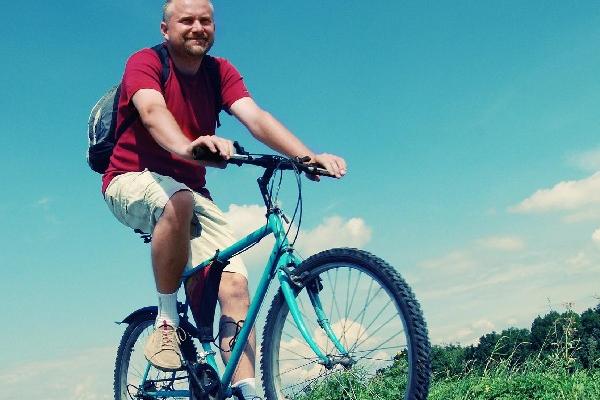 usar bicicleta mejora las funciones corporales.