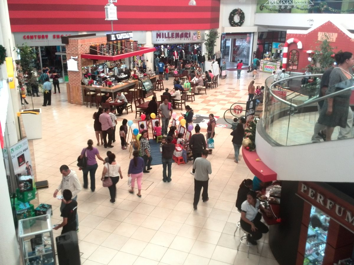 Compradores llegarán de forma masiva a los centros comerciales. (Foto Prensa Libre: Hemeroteca PL)