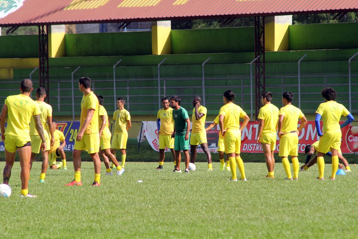 Los orientales se reportan listos para recibir a Carcná este domingo. (Foto Prensa Libre: Hugo Oliva)