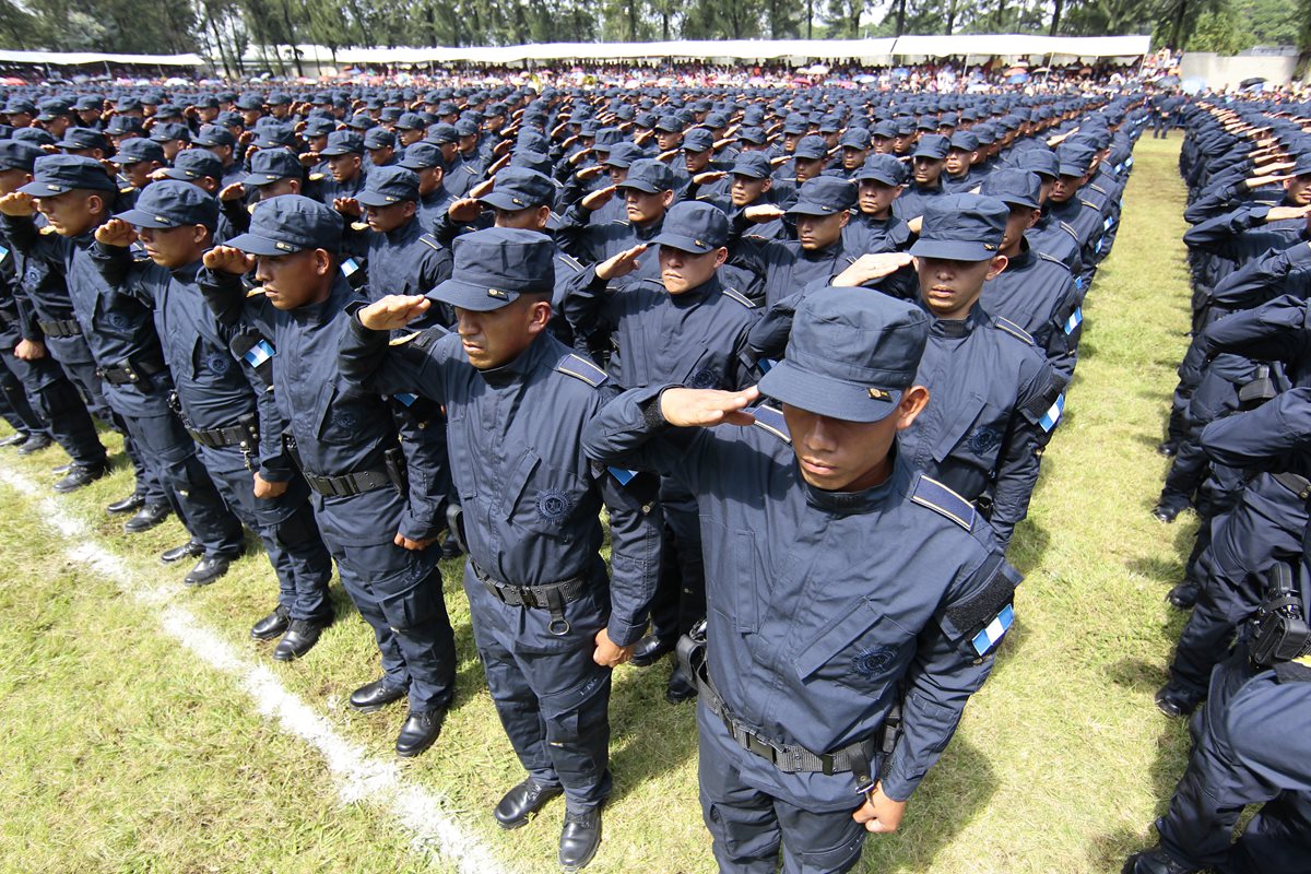 Hay 700 casos de agentes que violan la Ley. (Foto Prensa Libre: Hemeroteca PL)