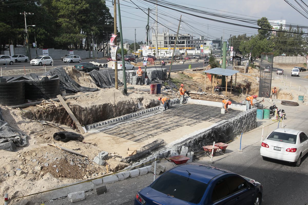 La paralización de la obra pública es un obstáculo para el crecimiento del sector construcción. (Foto Prensa Libre: Hemeroteca PL)