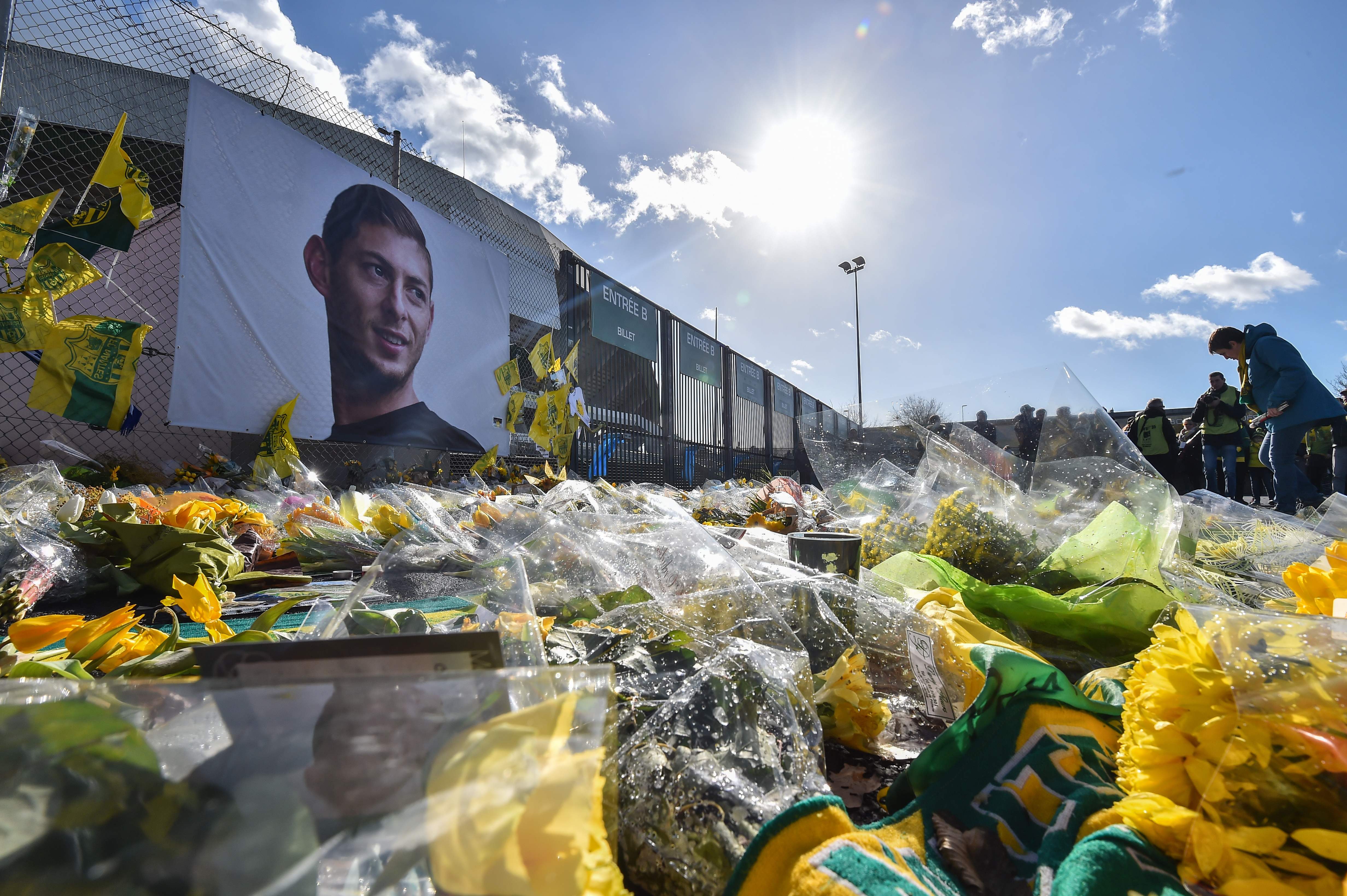 Este martes se dieron a conocer detalles del velatorio de Emiliano Sala. (Foto Prensa Libre: AFP)