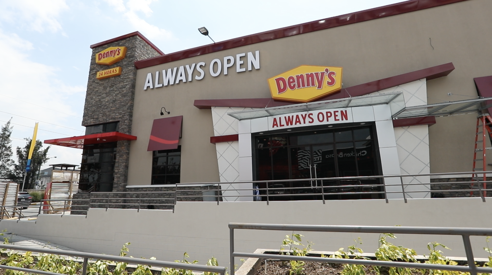 Denny´s, el modelo de negocio 24/7 va por un nuevo restaurante en