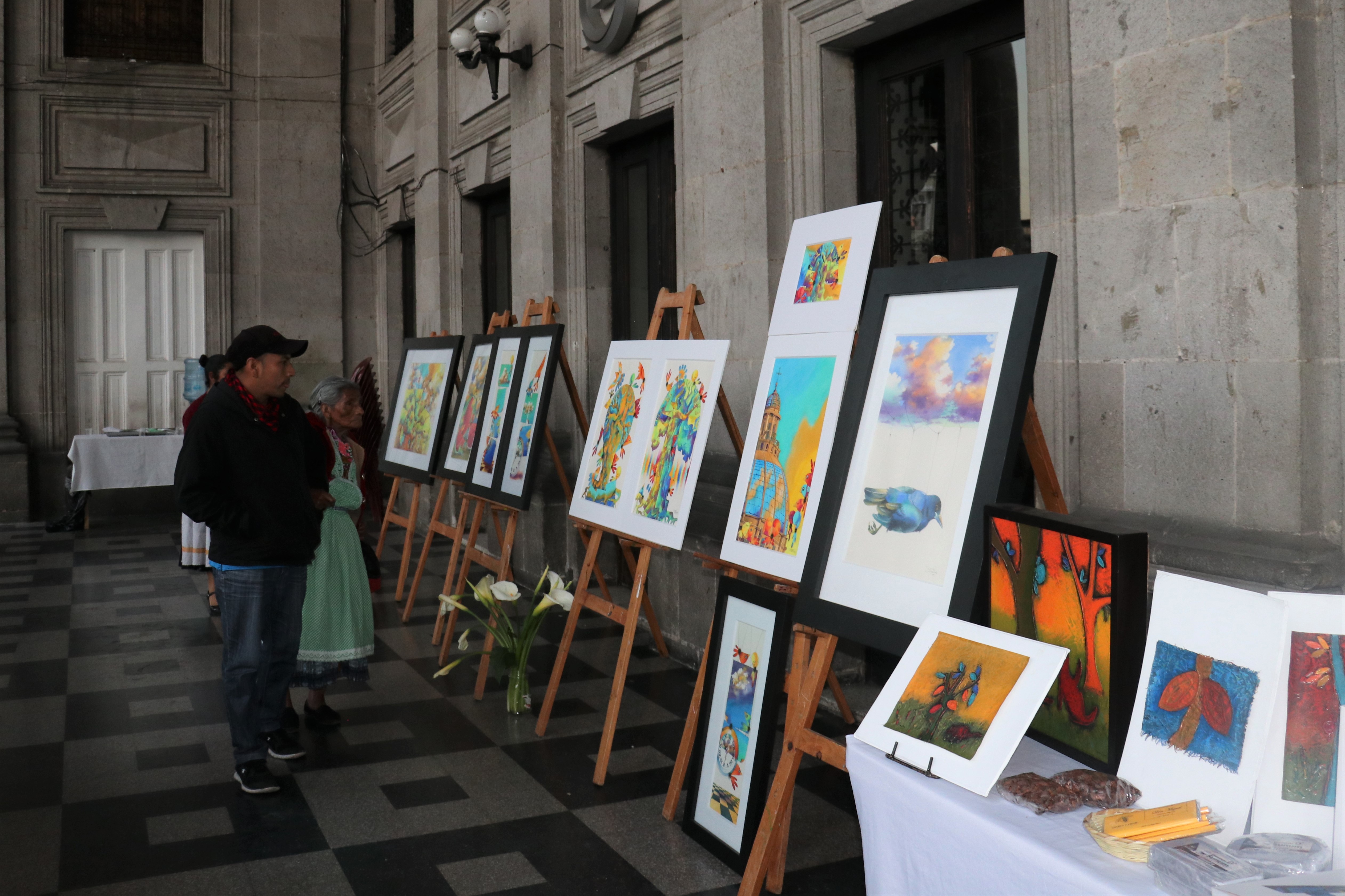 Caminando Arte Es Un Proyecto Que Cumple Cinco Años De Llevar Galerías De Arte A Las Calles De 