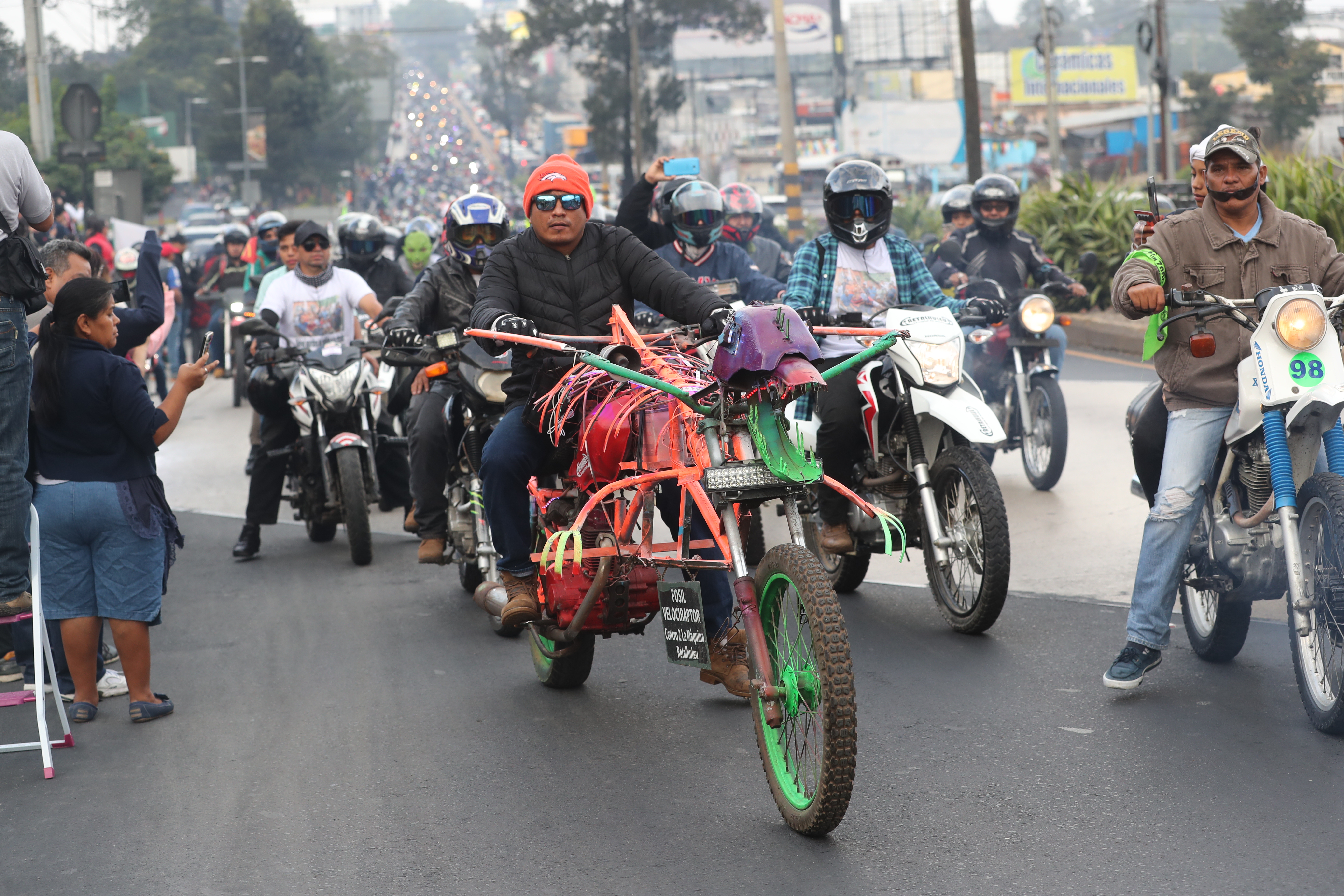 Fotogaler a el color de la Caravana del Zorro 2020