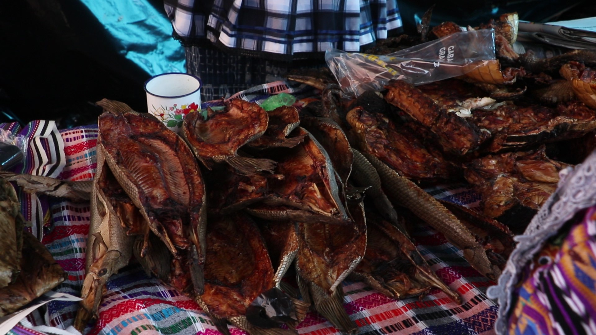 En la feria del Calvario zona 1 de Xela se pudieron observar varias ventas de carne. (Foto Prensa Libre: Raúl Juárez)