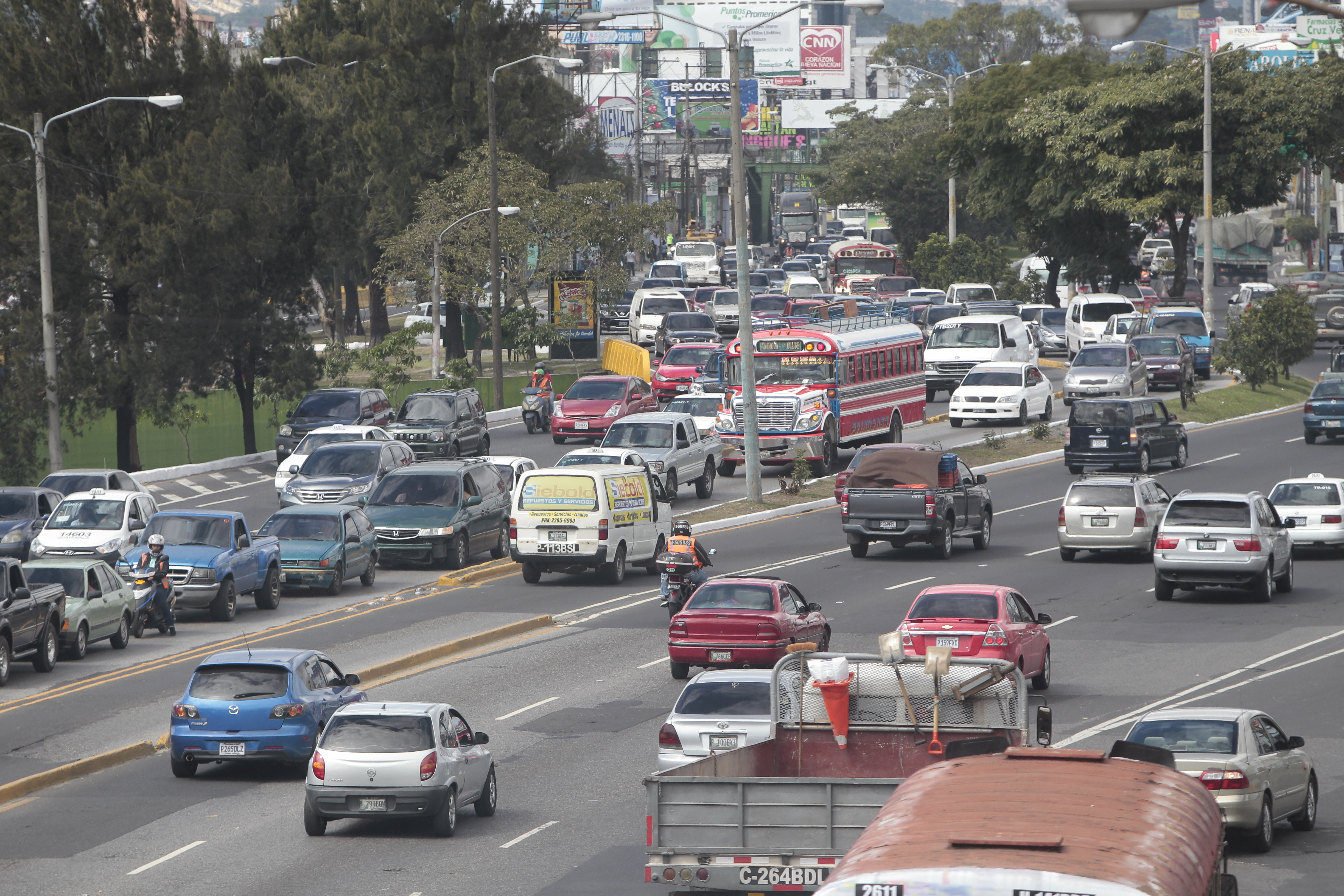 Los transportista buscan que el gobierno los subsidie para que puedan cumplir con todas las disposiciones presidenciales y así evitar el contagio de la covid-19. (Foto Prensa Libre: Érick Ávila)