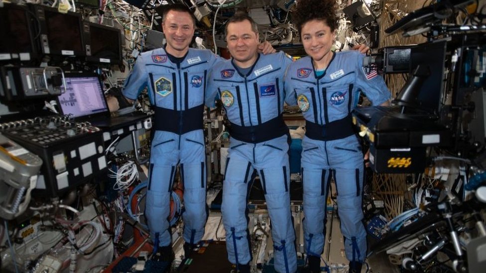 Andrew Morgan, Oleg Skripochka y Jessica Meir han estado más de 200 días en la Estación Espacial Internacional. (Foto Prensa Libre: NASA)