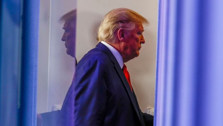 Donald Trump, presidente de Estados Unidos, durante una conferencia de prensa para informar sobre el coronavirus. (Foto Prensa Libre: EFE)