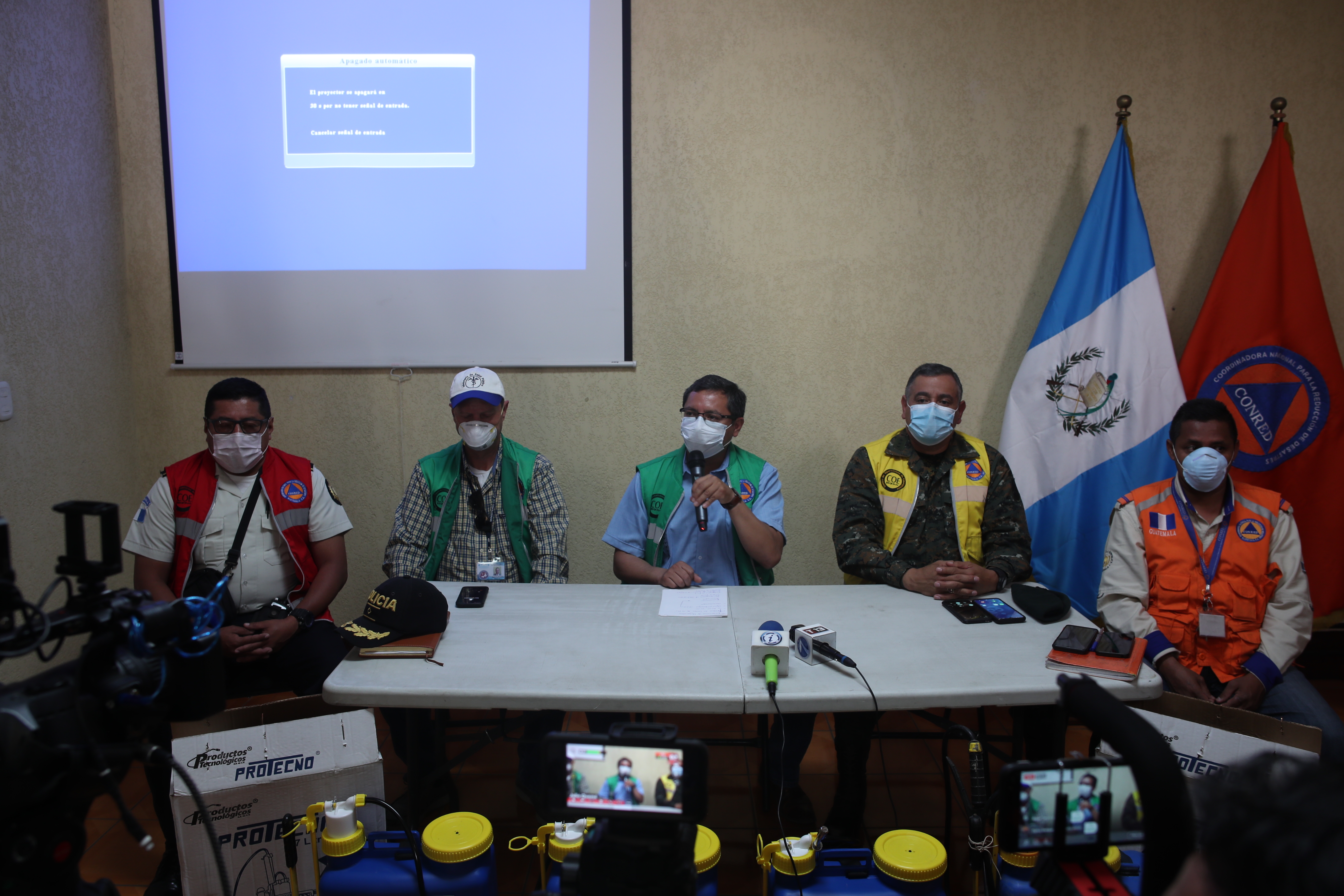 Autoridades del departamento aseguran que los migrantes no se escaparon del bus que ingresó a Quetzaltenango. (Foto Prensa Libre: María Longo) 