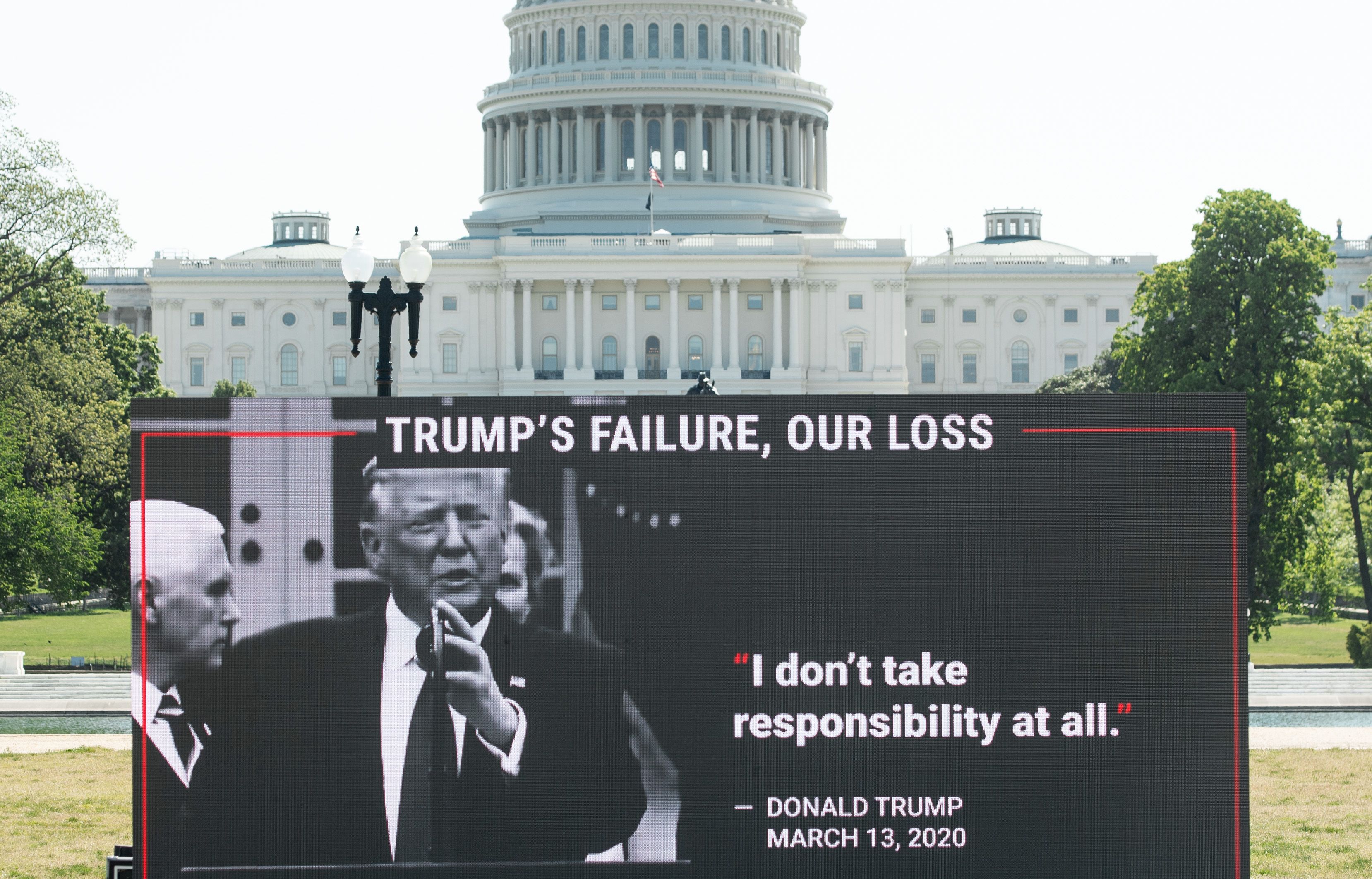 La organización moveon.org presentó un video en protesta contra Donald Trump por la crisis del coronavirus. (Foto Prensa Libre: AFP)