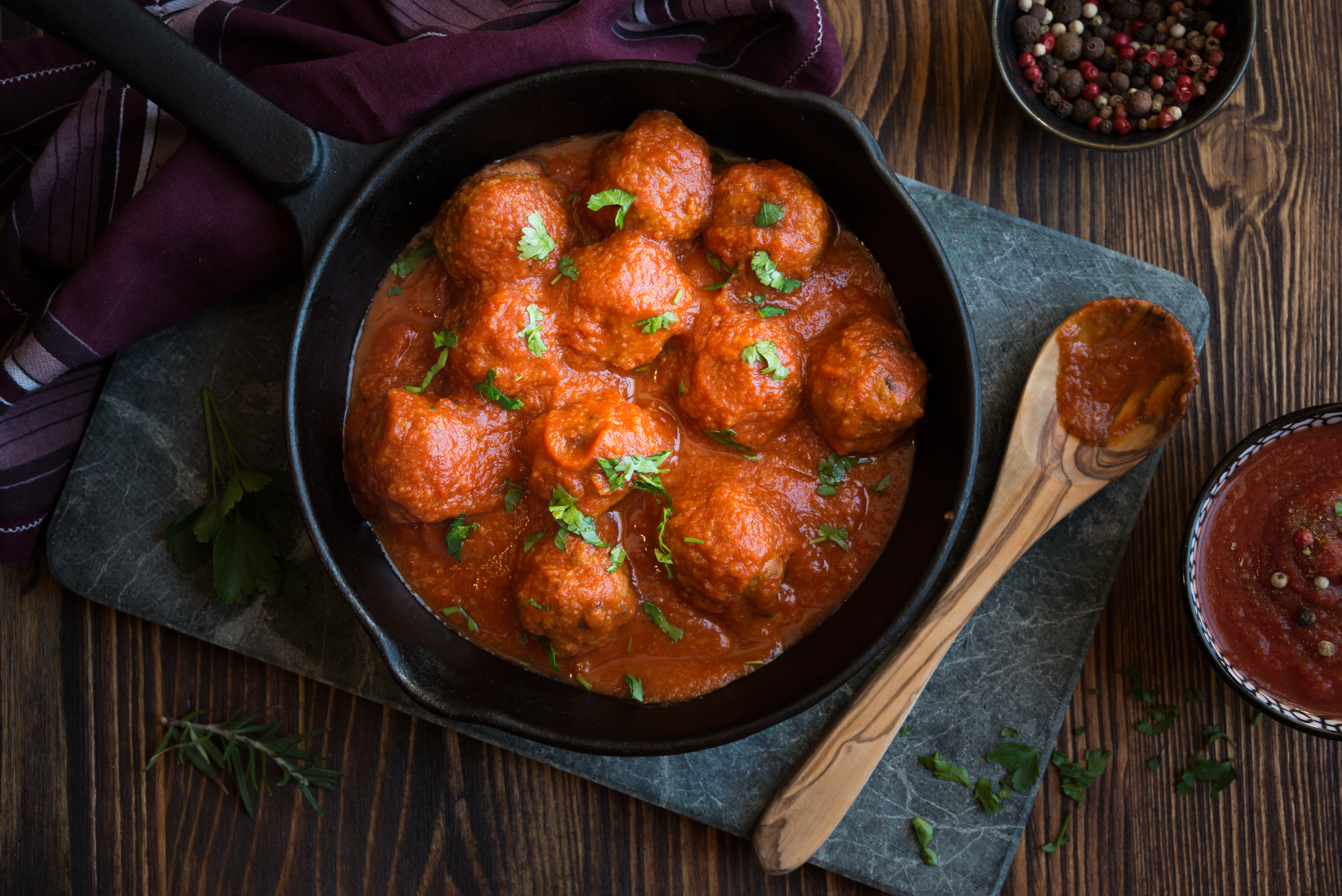 Receta de albóndigas en salsa de tomate