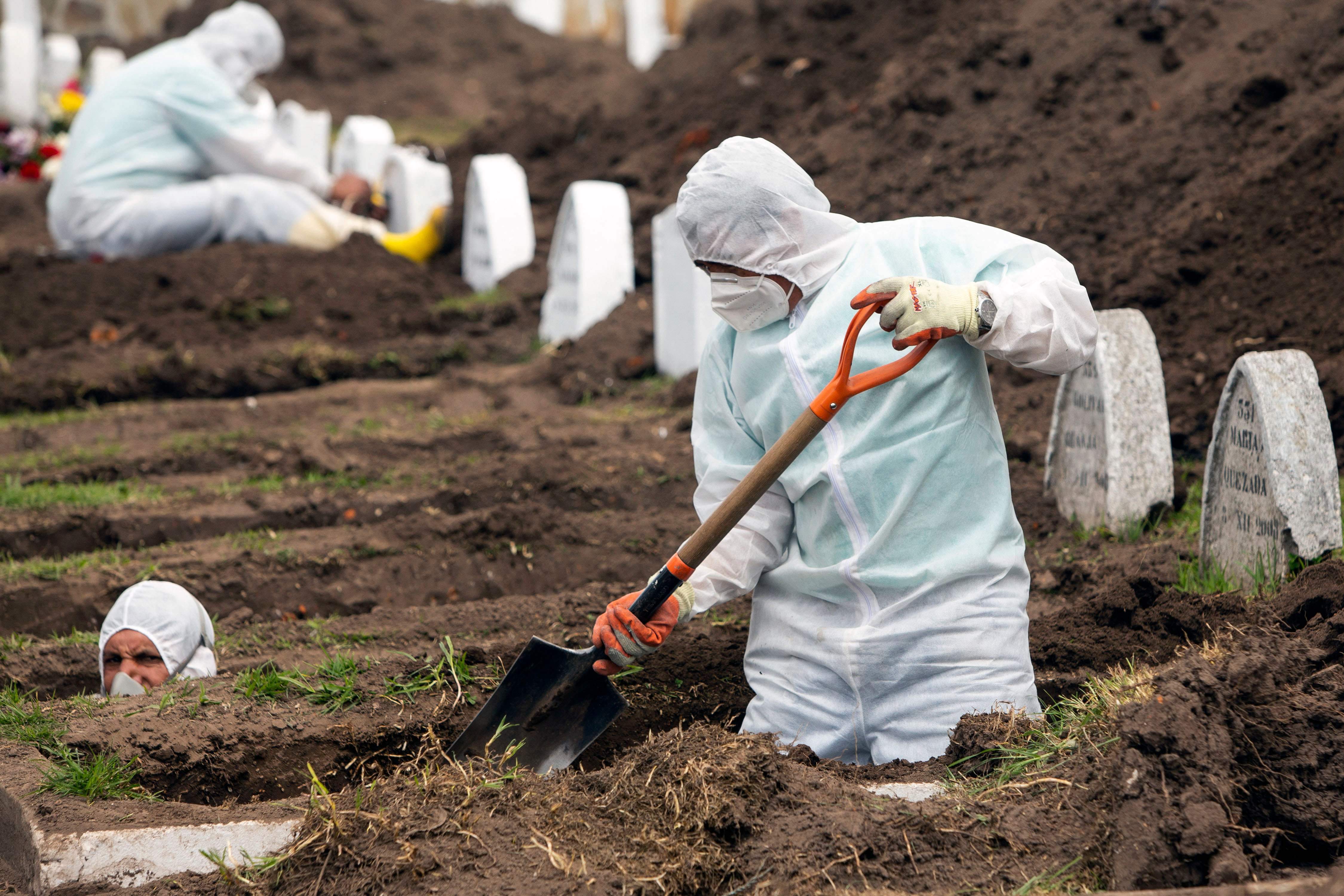 La pandemia de coronavirus deja más de cinco mil muertos en Ecuador. (Foto Prensa Libre: AFP)