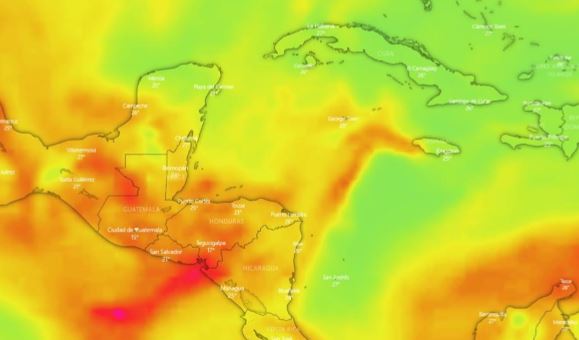 Imagen del pronóstico del desplazamiento del polvo del Sahara, generada por Windy. (Foto Prensa Libre: Imagen compartida por el Insivumeh)