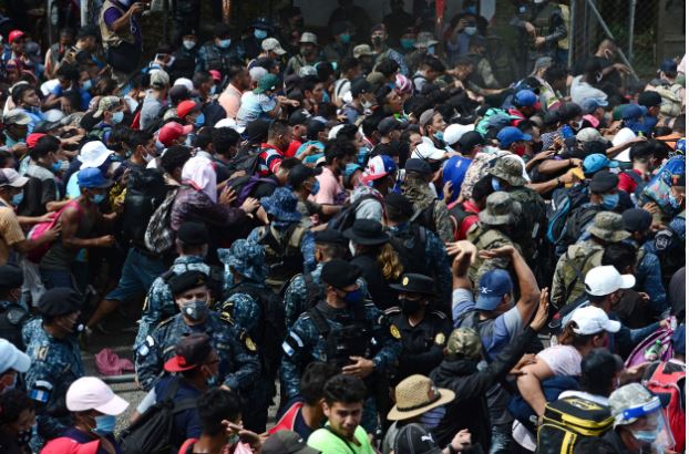 Caravana de hondure os ingresa a territorio guatemalteco sin