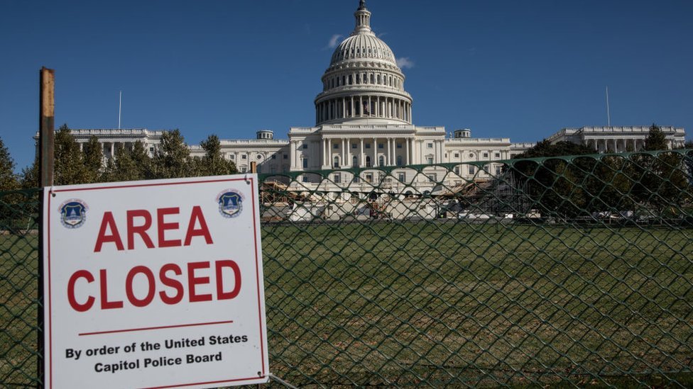 Las medidas de seguridad se han extremado en los edificios del gobierno en Washington D.C. (Foto Prensa Libre: Getty Images)