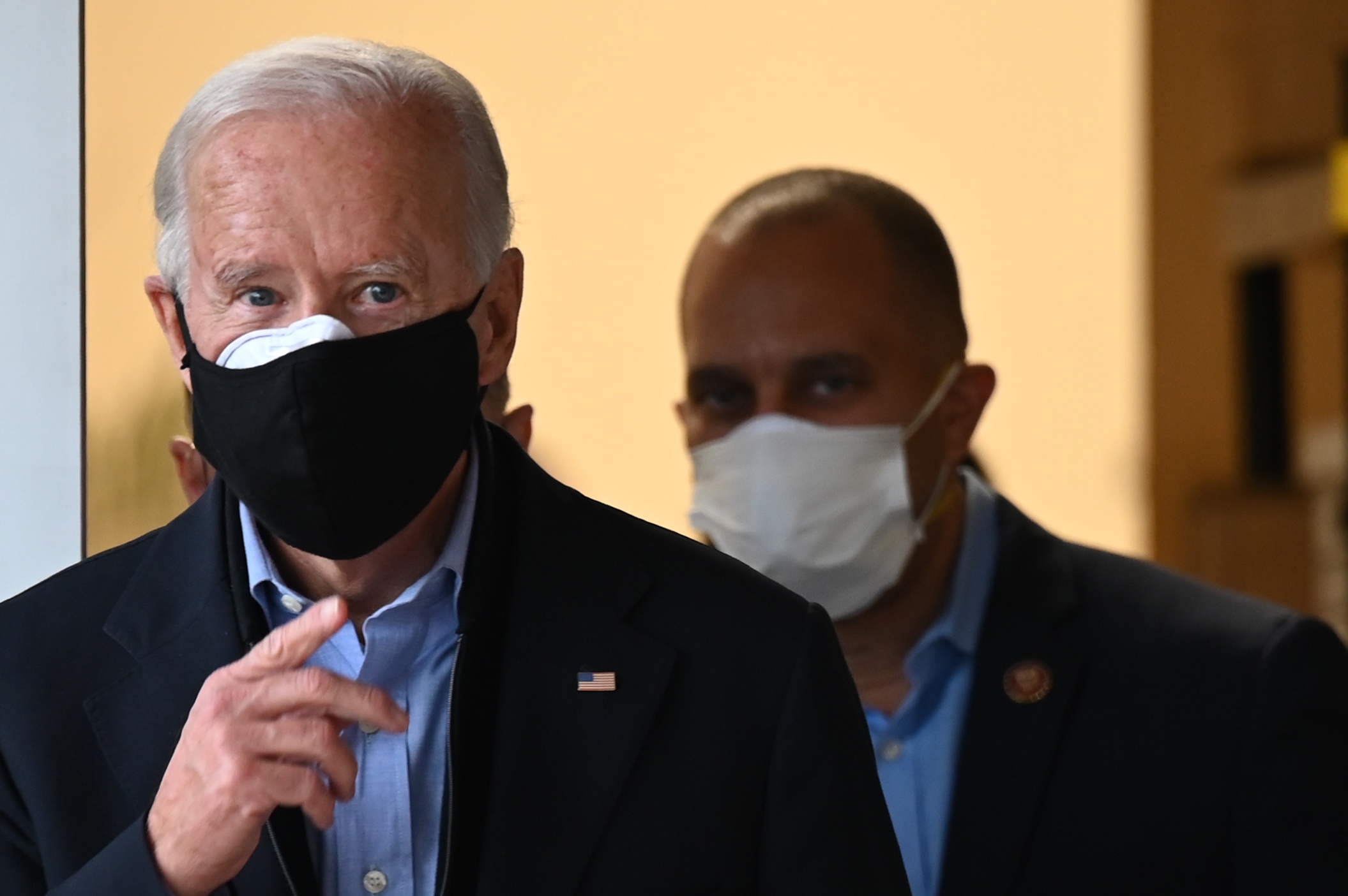 FBI investiga emboscada contra una caravana de Biden en Texas en