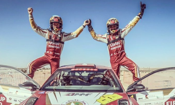 Al-Attiyah y su copiloto Mathieu Baumel ganaron la edición de 2021 del Rally de Qatar. (Foto Prensa Libre: Twitter)