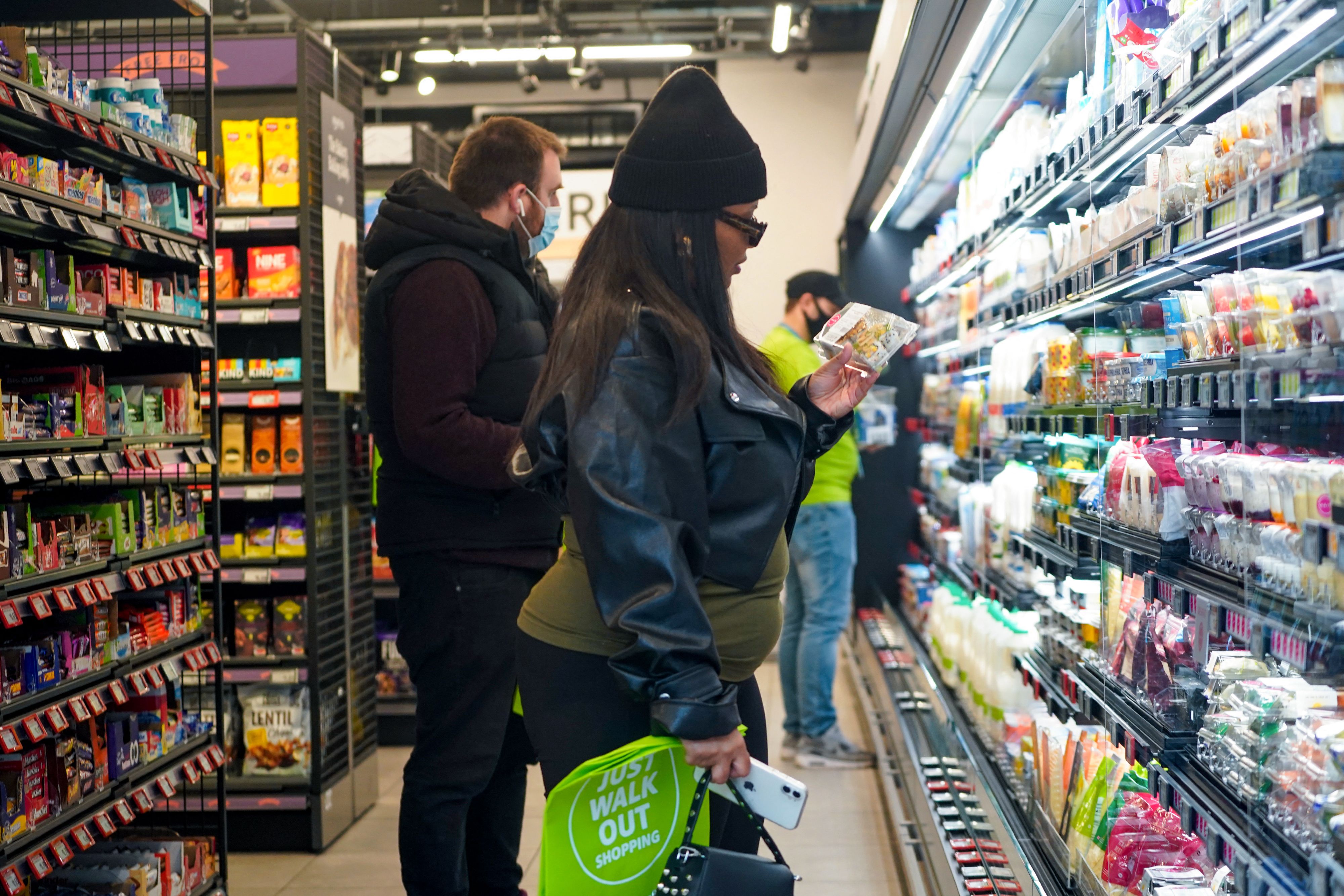 abre su primer supermercado sin cajeros en Londres