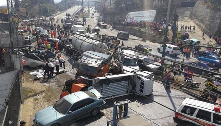 Derivado de los accidentes de tránsito miles de personas han fallecido o quedado heridas. (Foto, Prensa Libre: Hemeroteca PL).
