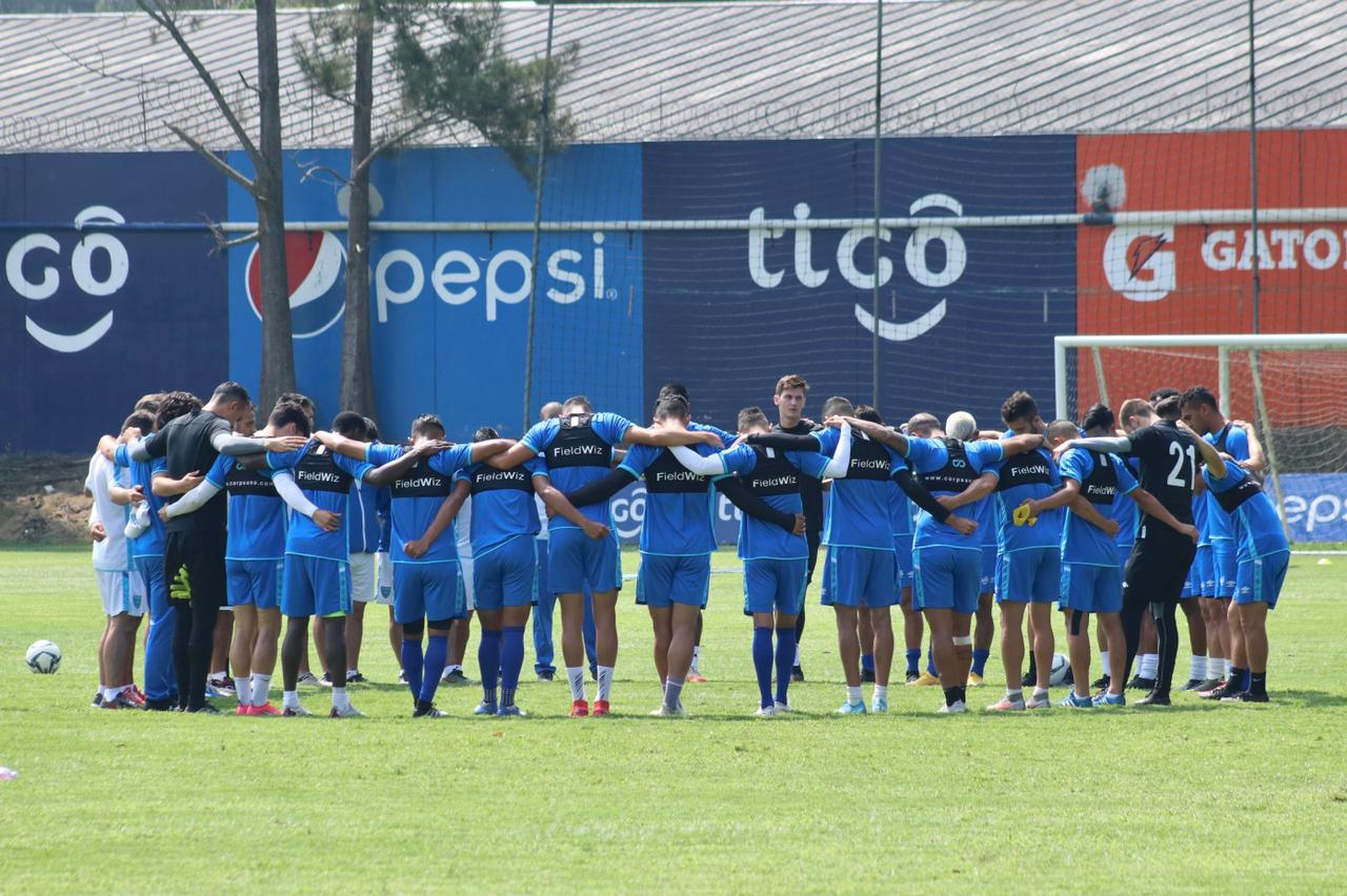 Los jugadores de la Selección de Guatemala durante la práctica de este jueves. (Foto Prensa Libre: Fedefut)