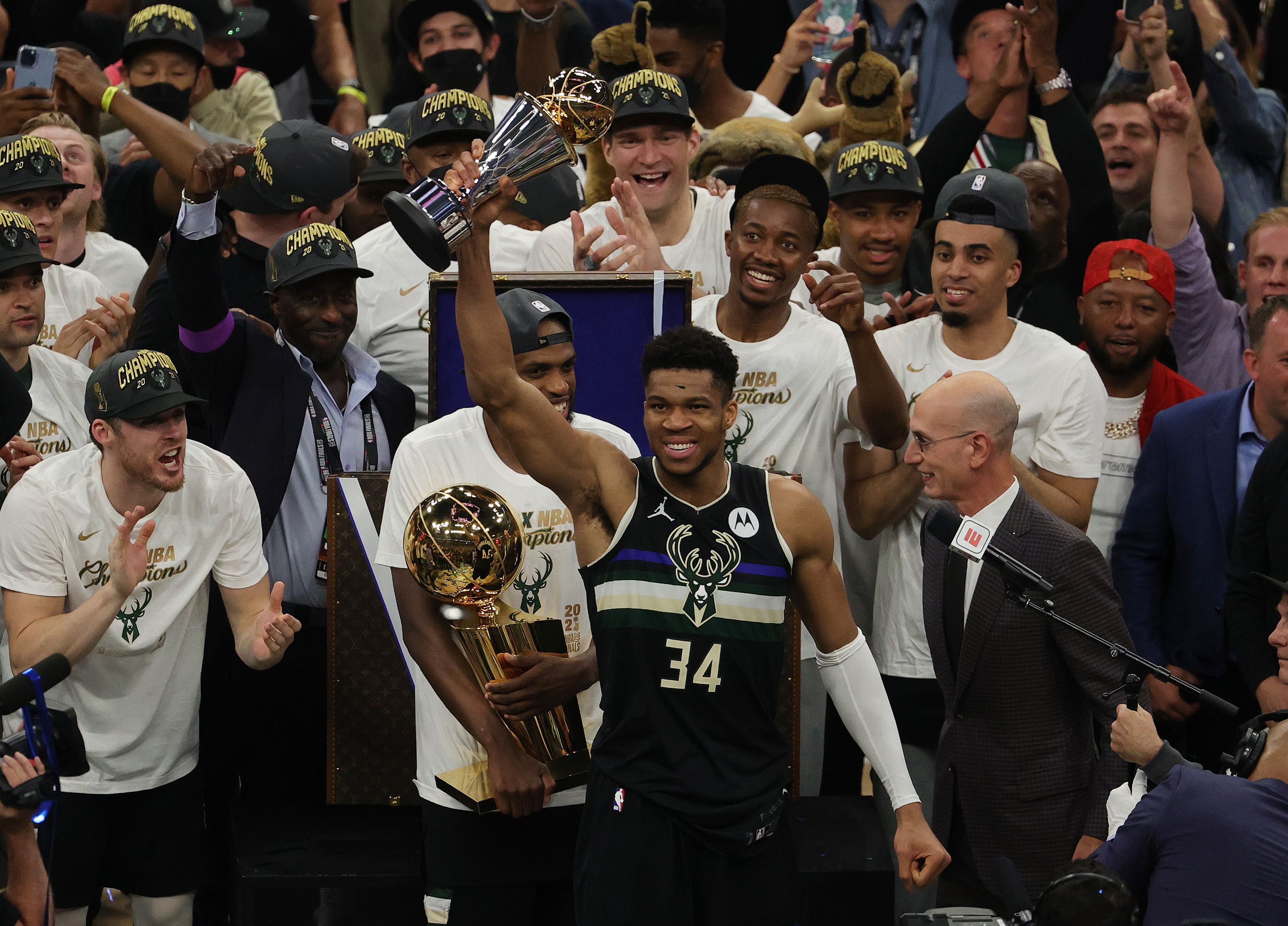 50 Años Después Los Milwaukee Bucks Son Los Campeones En La NBA Con Un ...