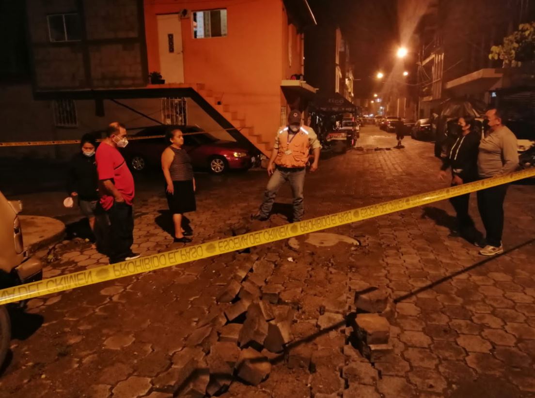 Hundimiento en los sectores 1 y 2, anexo
Quintanal, zona 6 de la capital. (Foto Prensa Libre: Conred)