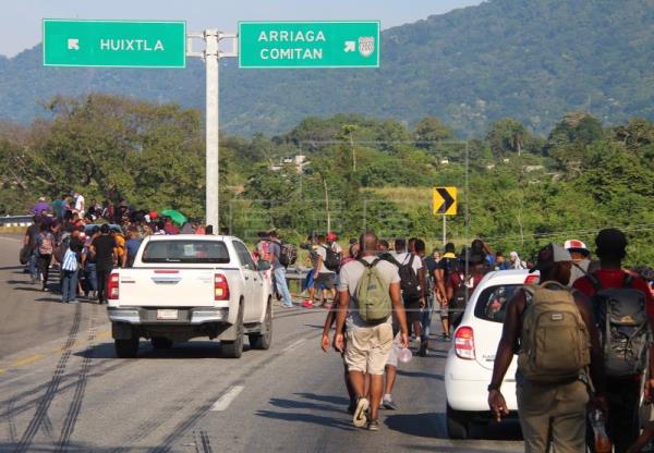 Crisis migratoria caravanas avanzan por M xico a pesar de las