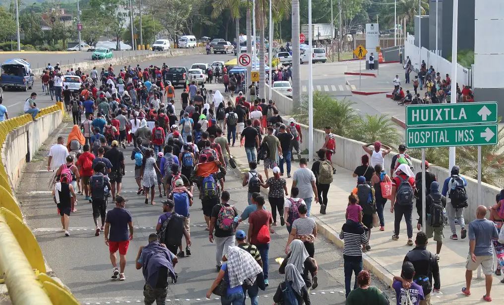 Sale nueva caravana de migrantes de Tapachula en busca de