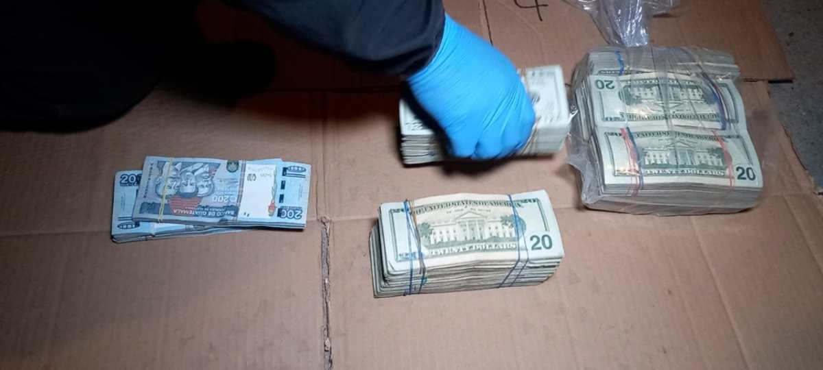 Capturan a hombre con US$45 mil y Q3