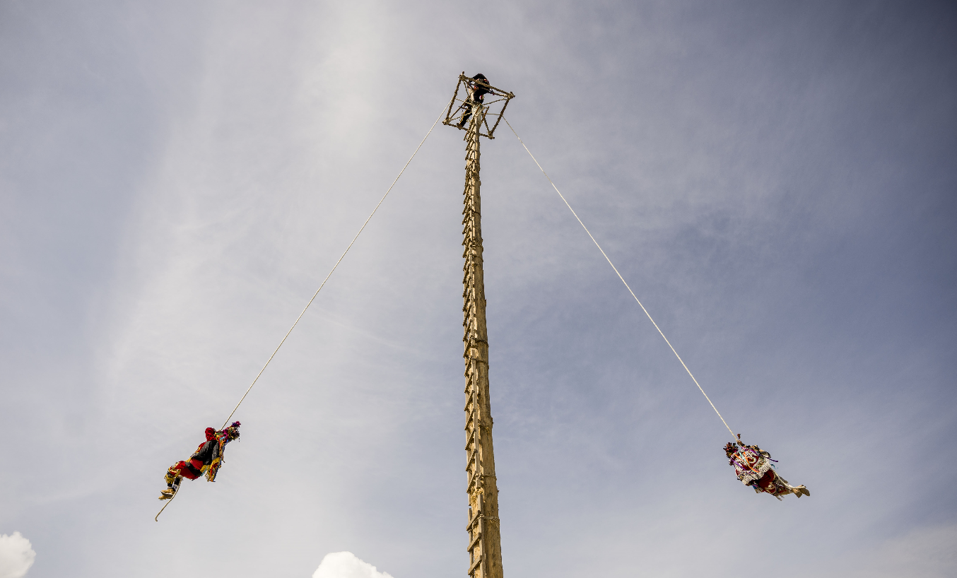 Danza Del Palo Volador Luego De Dos A Os Cubulco Retoma Tradici N En Honor De Santiago