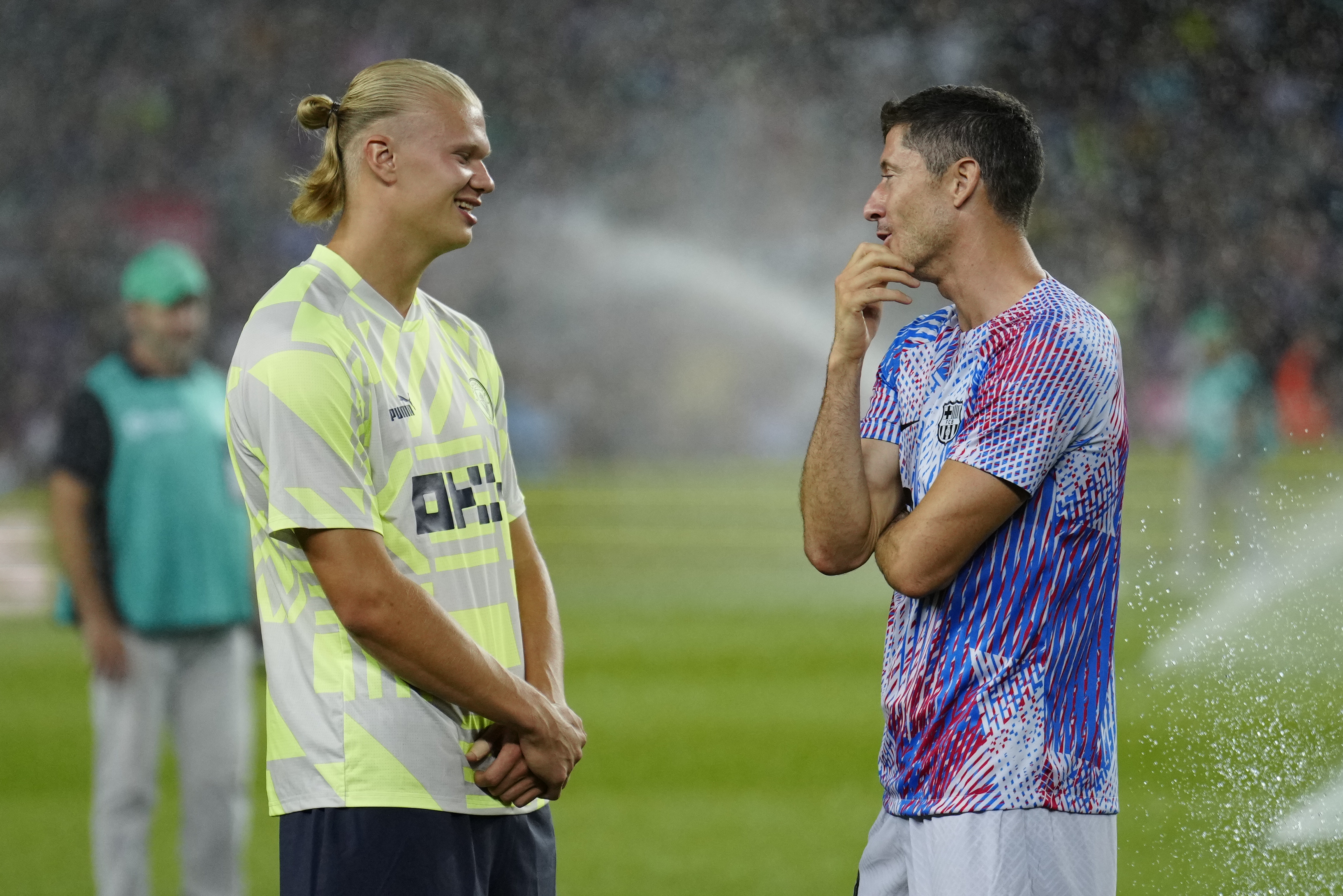 Erling Haaland (izquierda) y Robert Lewandowski (derecha) en el último amistoso que ambos clubes jugaron.